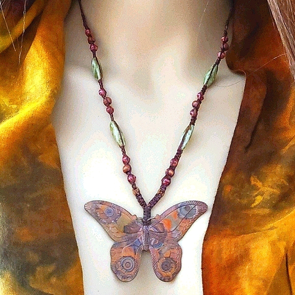 Unknown Jewelry - Adjustable Length Butterfly Necklace
